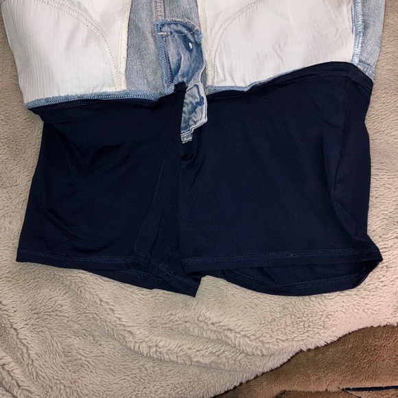 SLD CRTSY Hollister Light Blue Denim Mini Skort, Size 2 - Picture 4 of 6